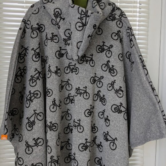 sou・sou x le coq sportif （Poncho) - Picture 3 of 8